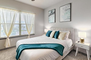 Cozy Suite in Downtown Fort Worth with Free Parking & City View !